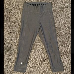 Womens Under Armour Capri leggings. Compression/Heatgear line.